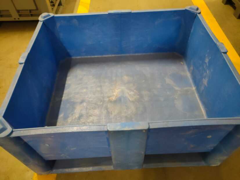 PLASTIC BOX TYPE 800, FULL, DIM. 1200 x 800 x 740 MM BLUE DAMAGED(2)