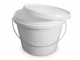 PP KBELÍK 10 L ROUND WHITE / WHITE METAL HOLDER LID WITH FUSE / 500KS PALLET