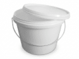 PP KBELÍK 10 L ROUND WHITE / WHITE METAL HOLDER LID WITH FUSE / 500KS PALLET