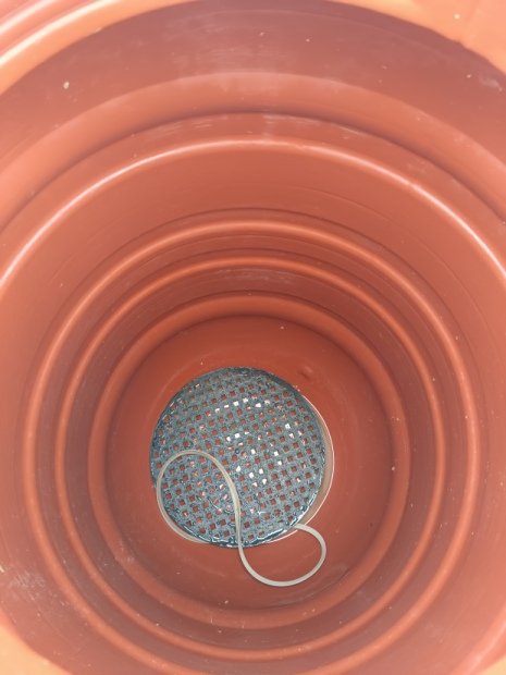 PE BARREL 220 L USED, BROWN COLOUR, SCREW LID(5)